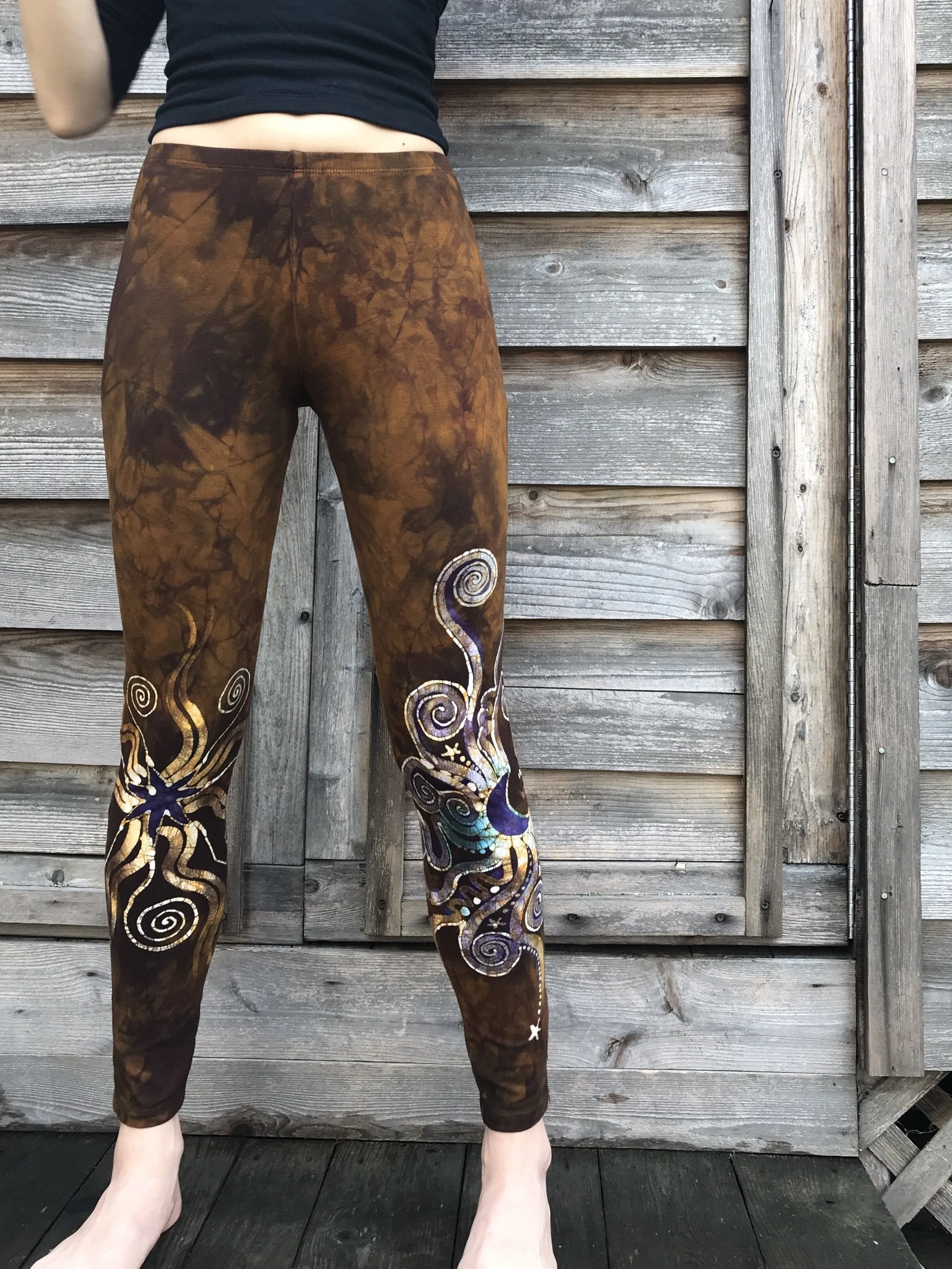 Dark Gold and Purple Sun Stars Batikwalla Leggings