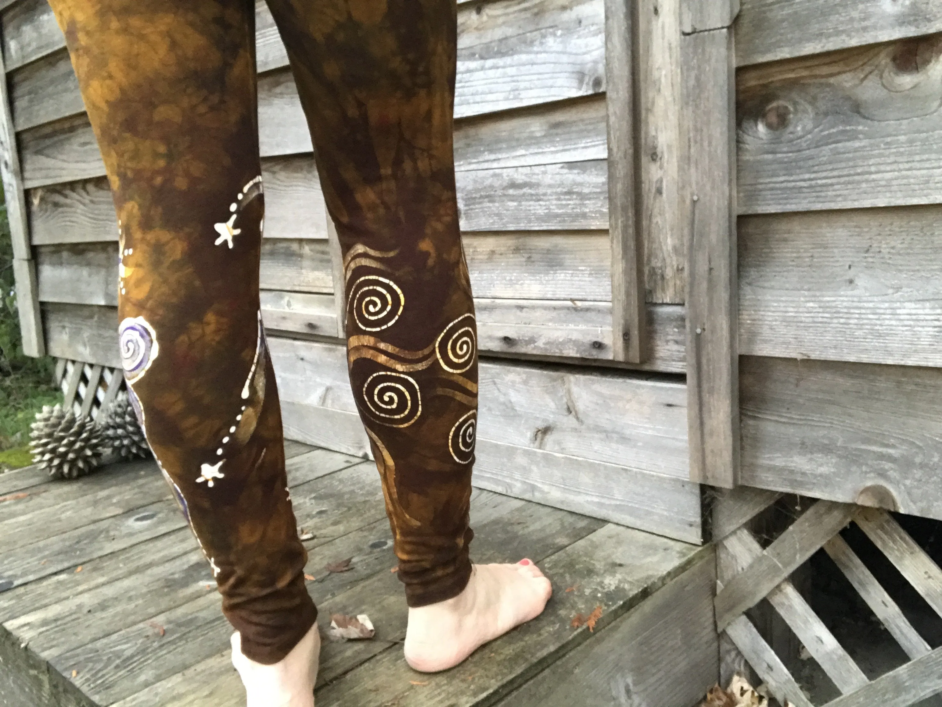 Dark Gold and Purple Sun Stars Batikwalla Leggings