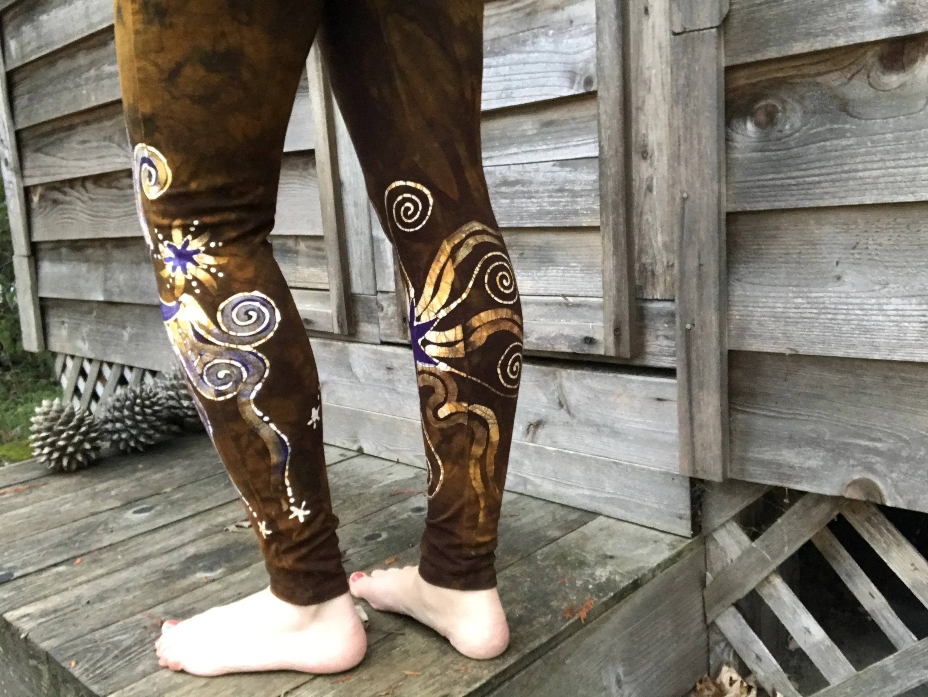 Dark Gold and Purple Sun Stars Batikwalla Leggings