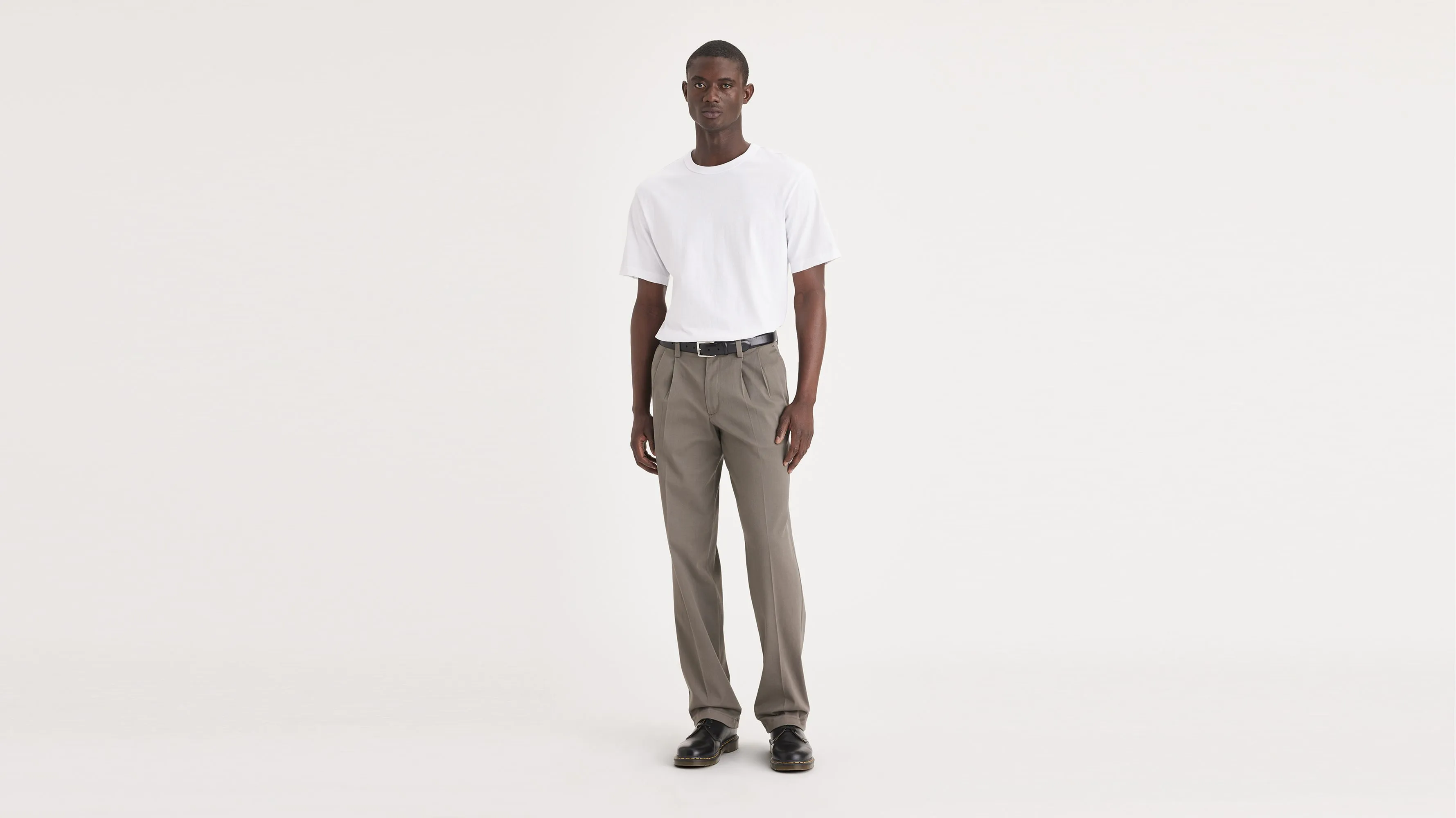 Easy Khakis, Pleated, Classic Fit (Big and Tall)