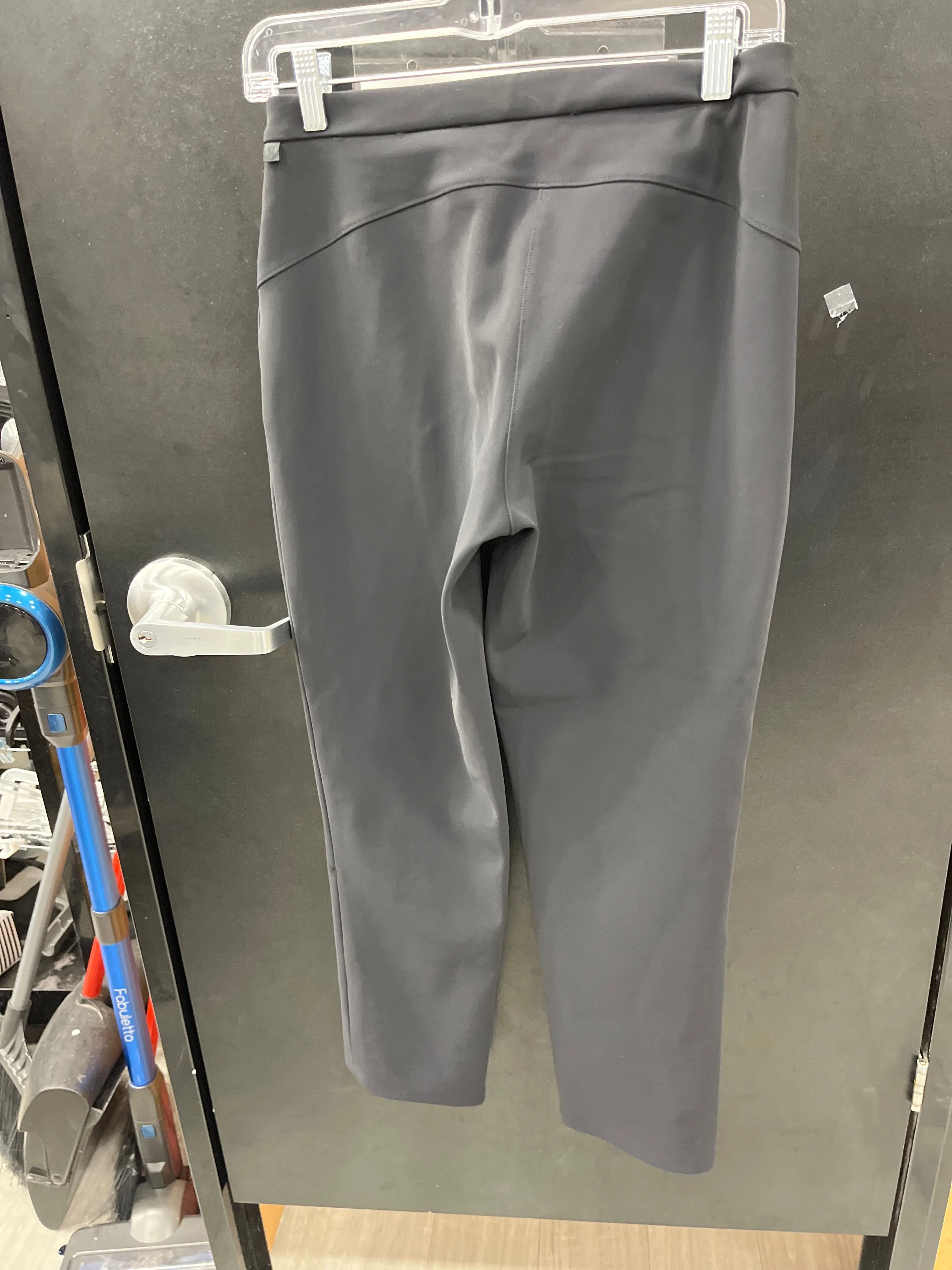Lulu Lemon Khakis Size 7/8 (29)