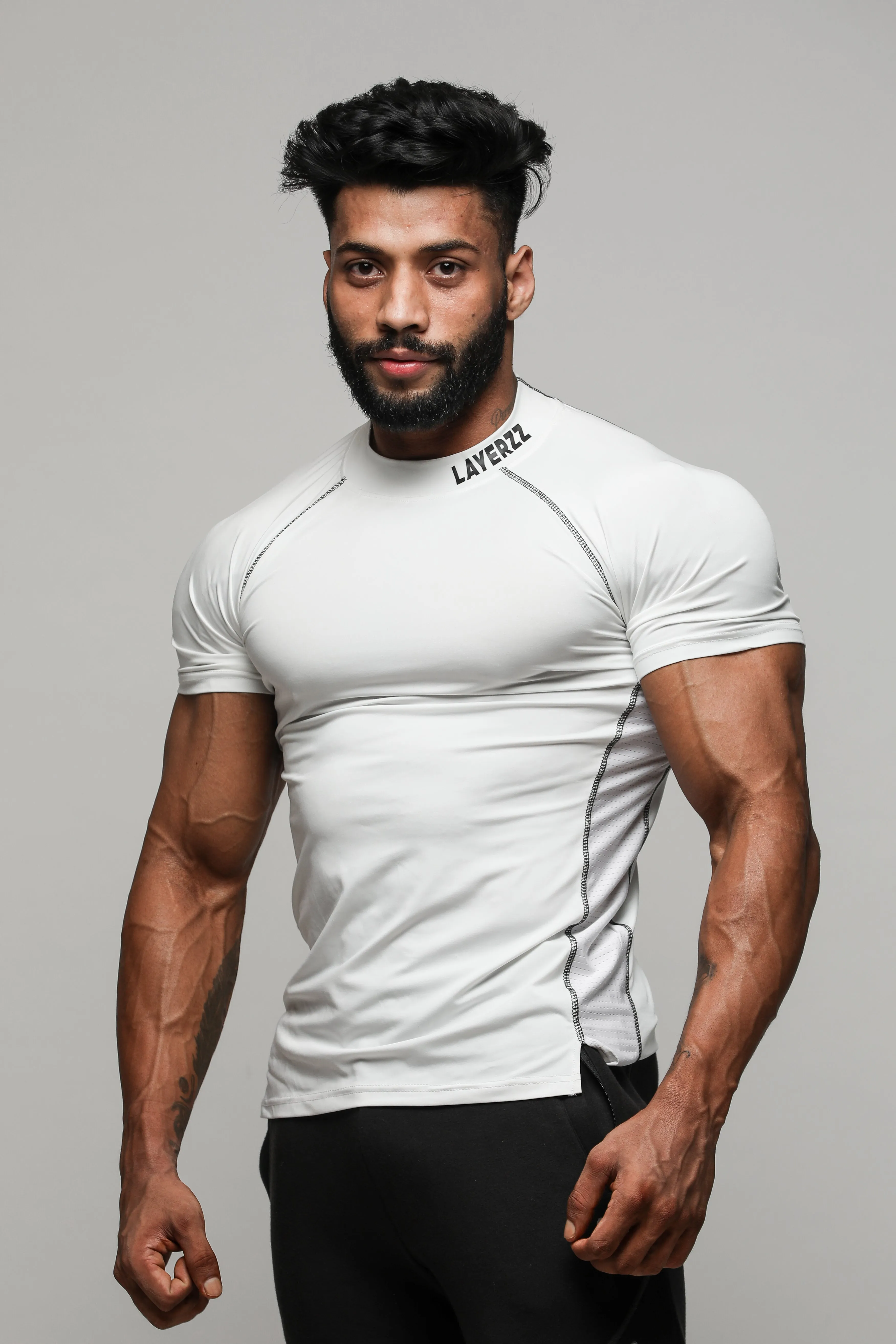 Neck Logo Compression-white