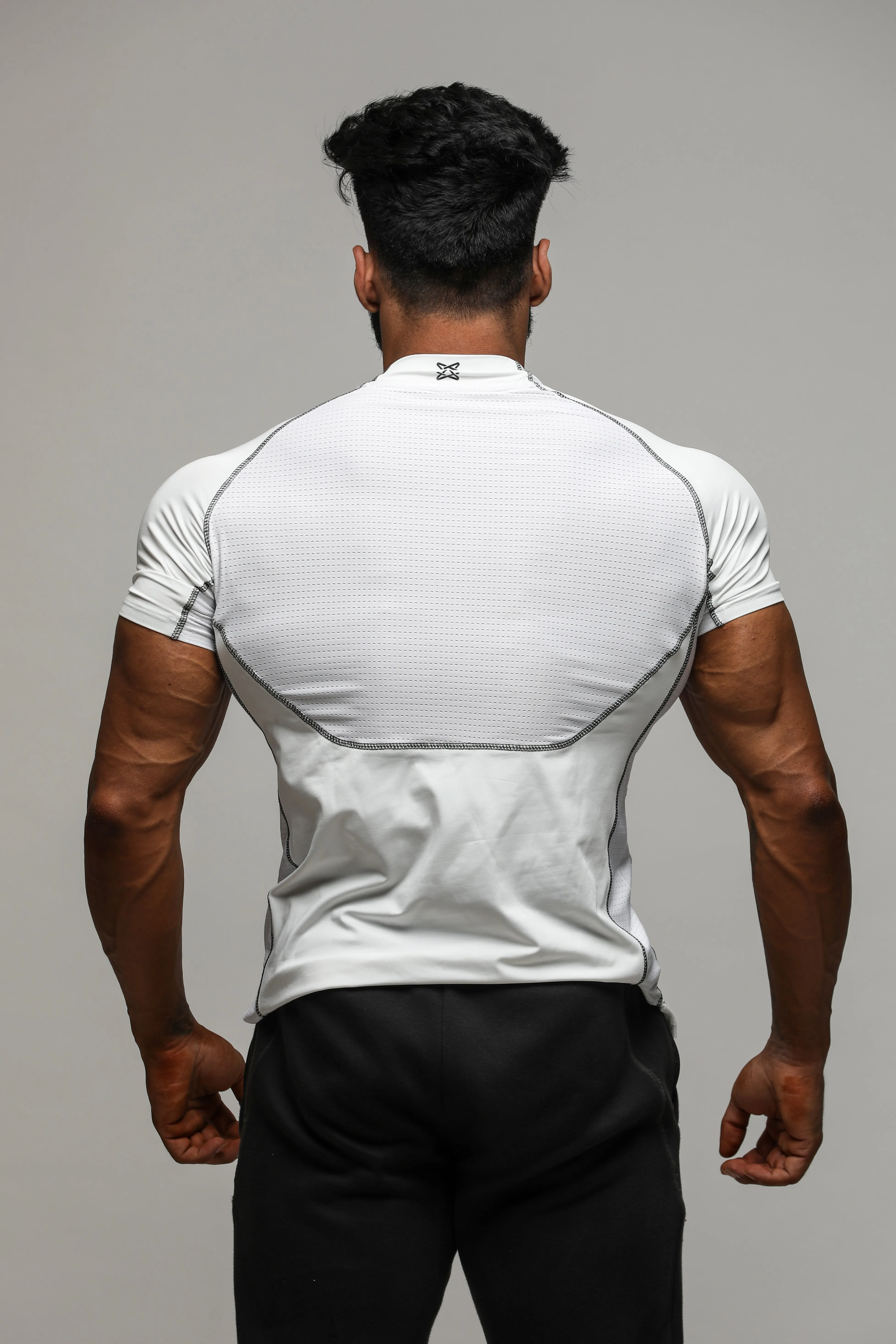 Neck Logo Compression-white