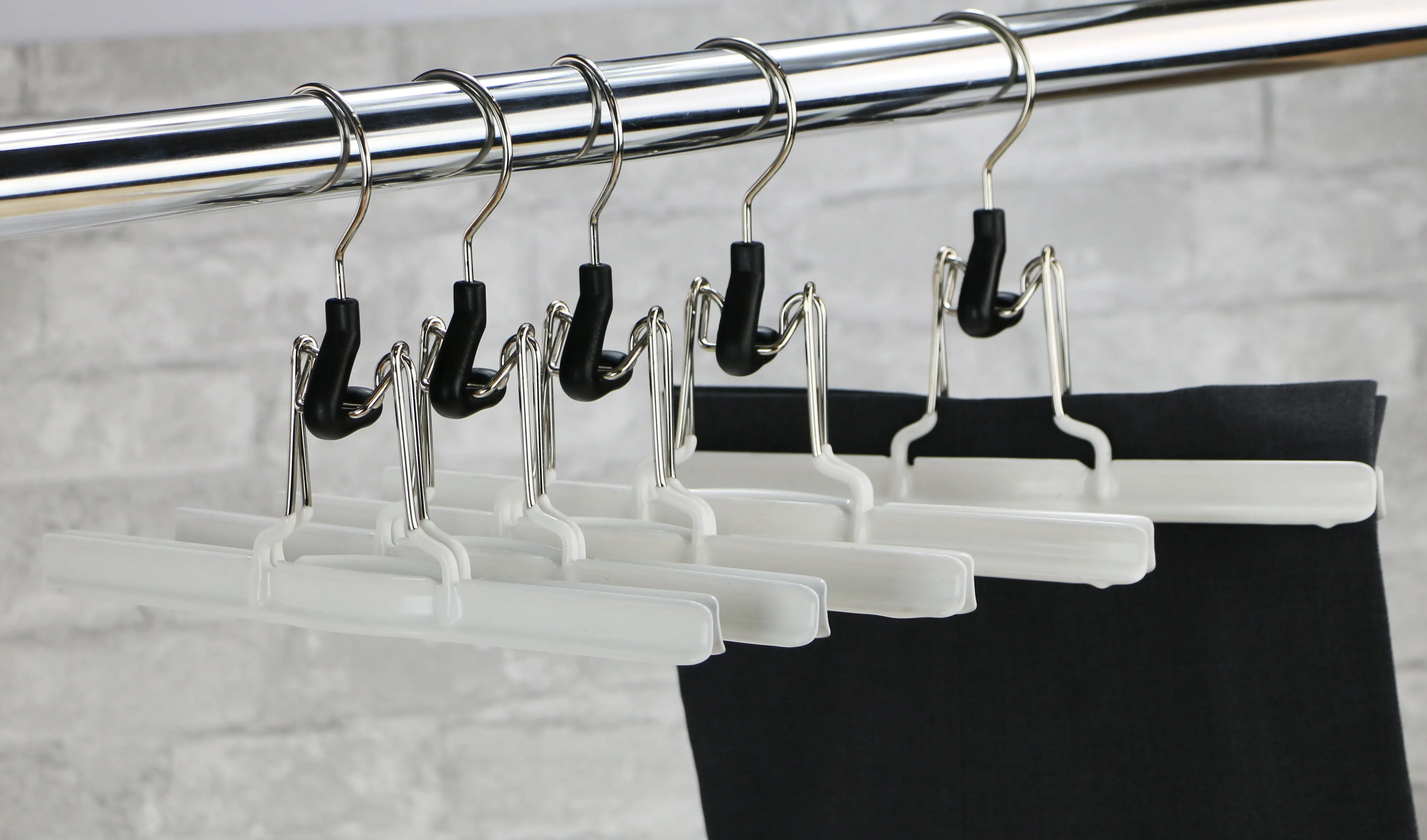 Pant Clamp Hanger with Slip Grip Coating, M-26, White