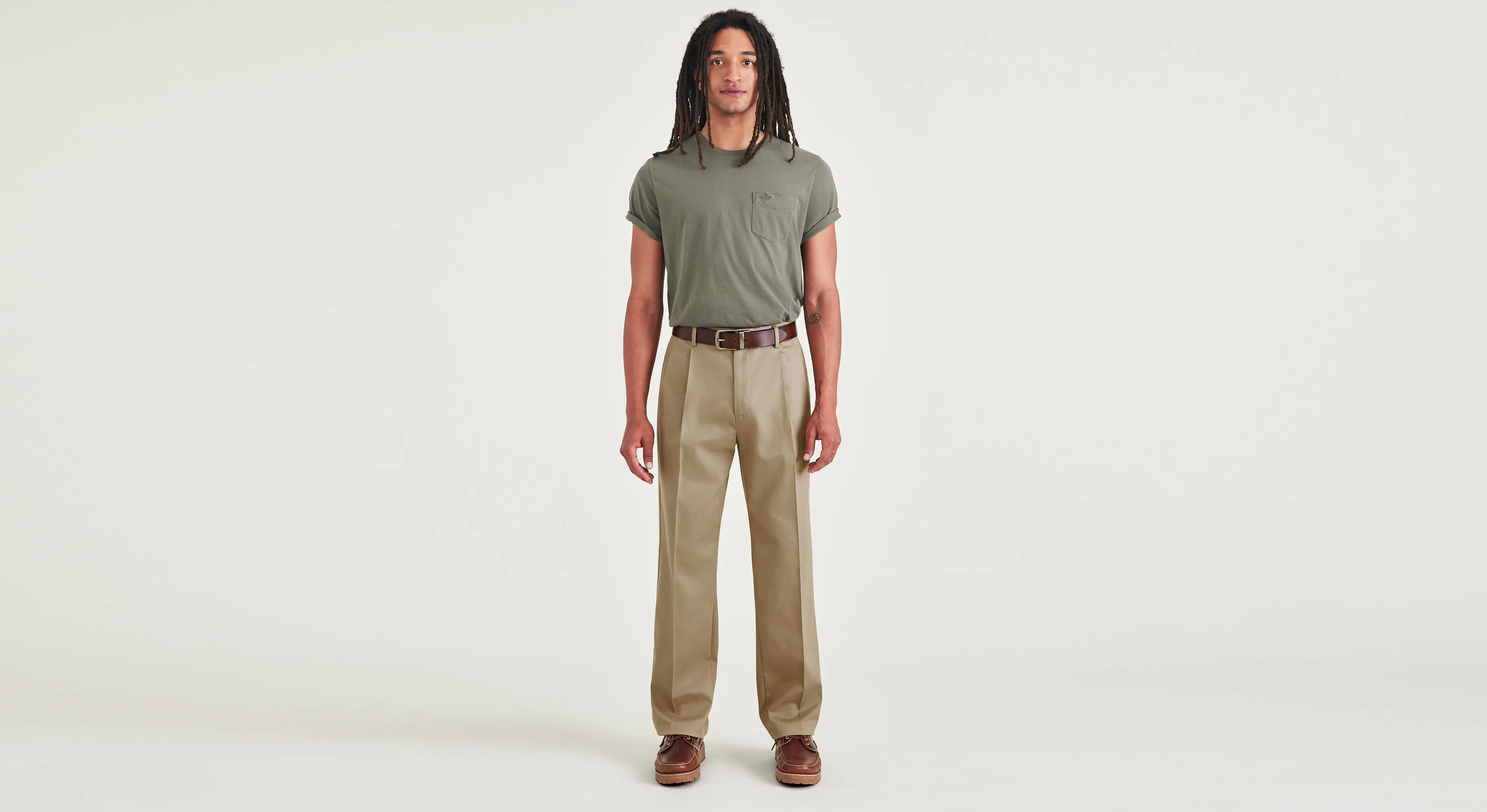 Signature Iron Free Khakis, Pleated, Relaxed Fit with Stain Defender